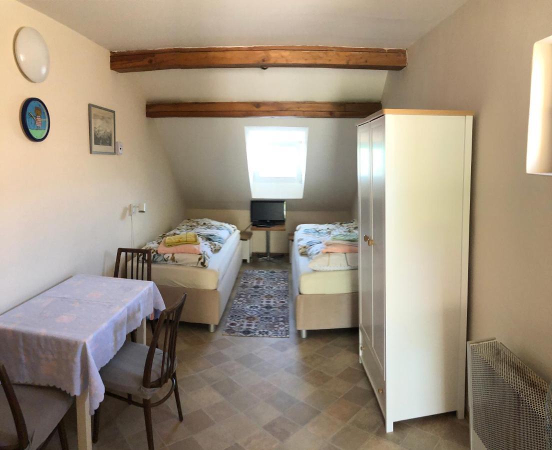 Apartament Ubytovani U Jerabku - Parkovani Zdarma Mikulov Zewnętrze zdjęcie